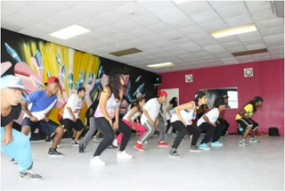 Teaching to J*Davey’s “Quicksand” during workshop at BEAT Dance Studio in Panama, 2011